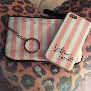 Victoria secret wristlet and I phone 5s case💕
